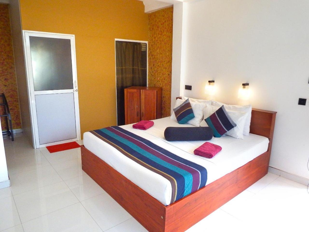 The Panorama Negombo Hotell Exteriör bild